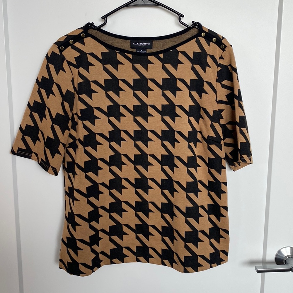 Liz Claiborne top. Size M.